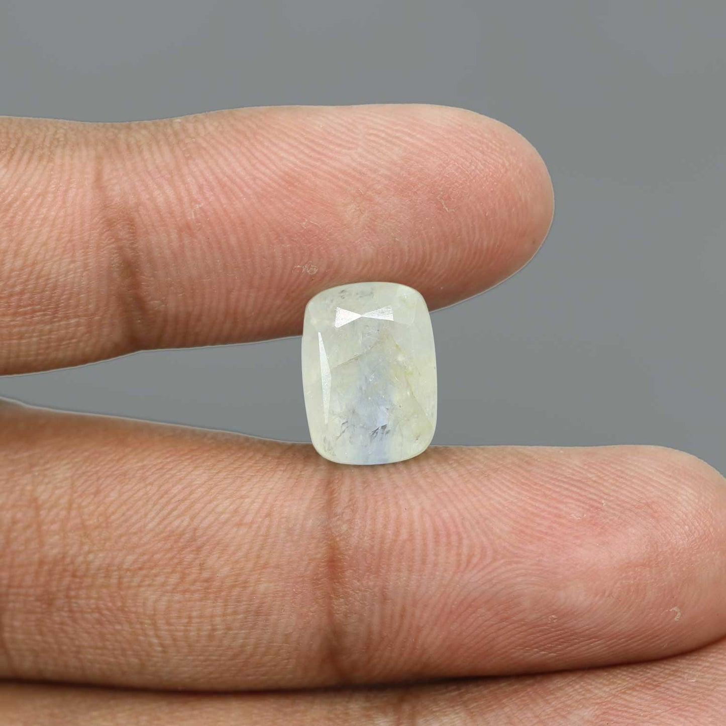 Pitambari Sapphire (Bi Colour) 8.7 Carat