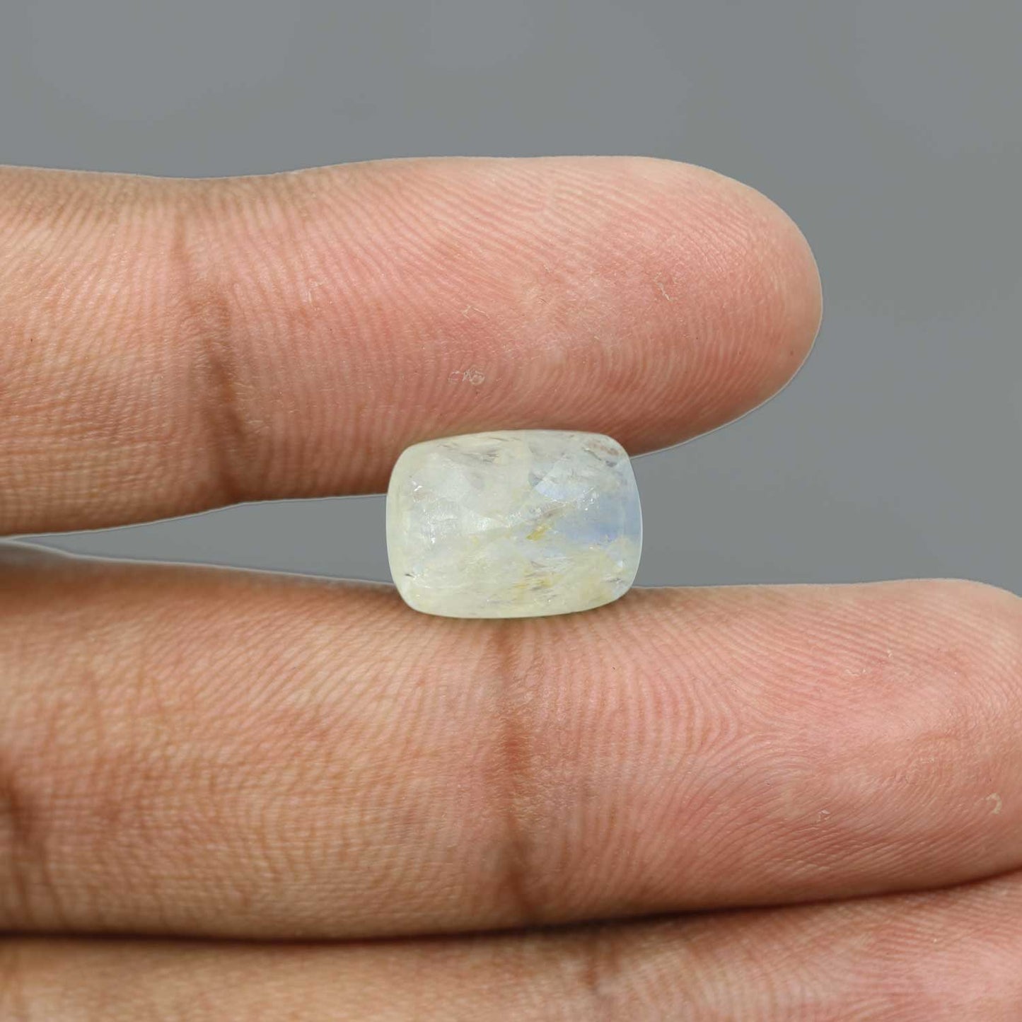 Pitambari Sapphire (Bi Colour) 8.7 Carat