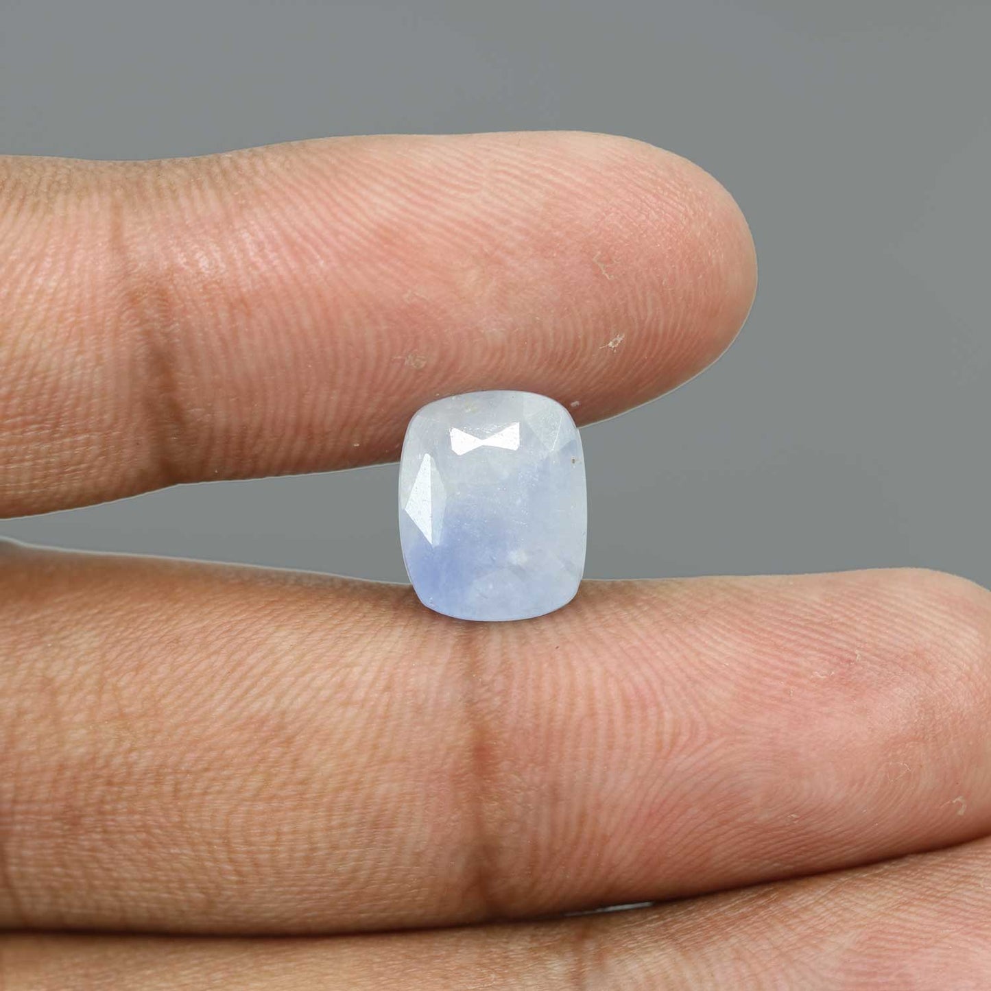 Pitambari Sapphire (Bi Colour) 8 Carat