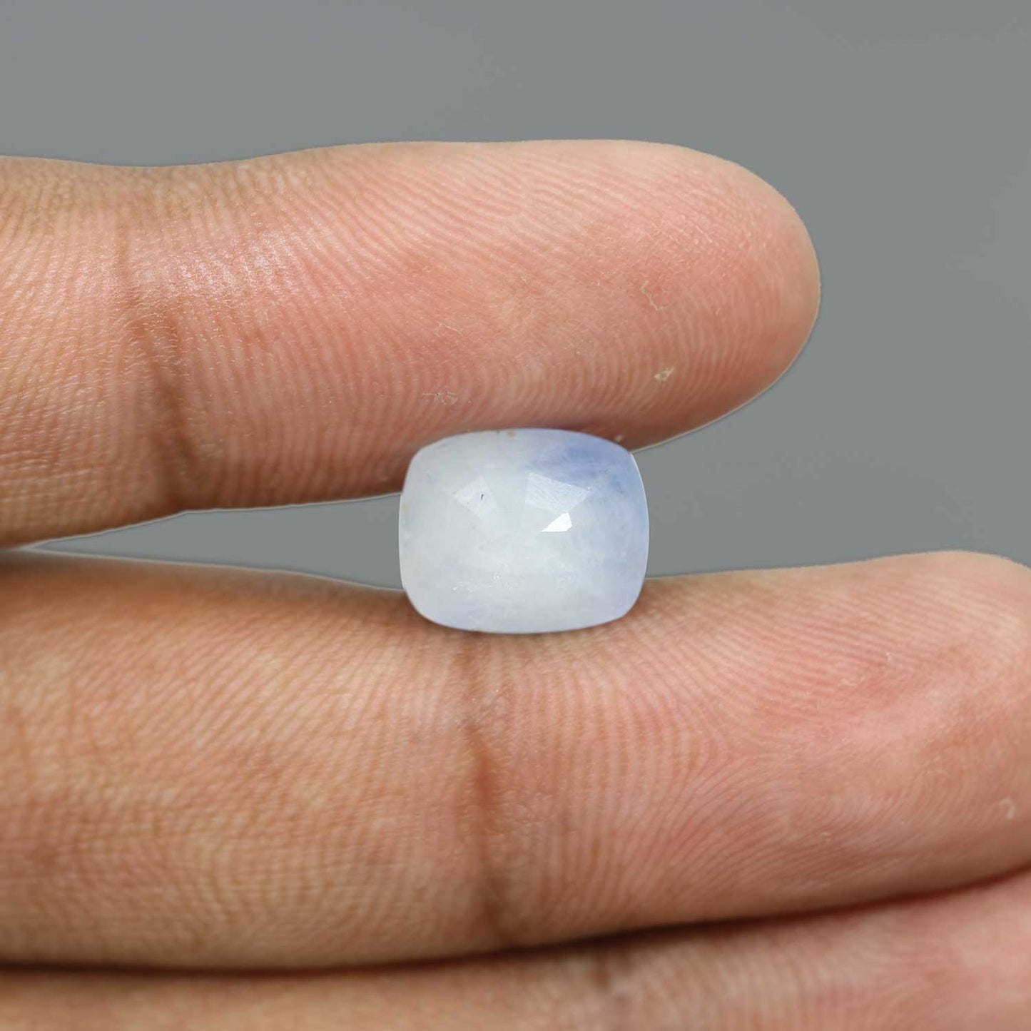 Pitambari Sapphire (Bi Colour) 8 Carat