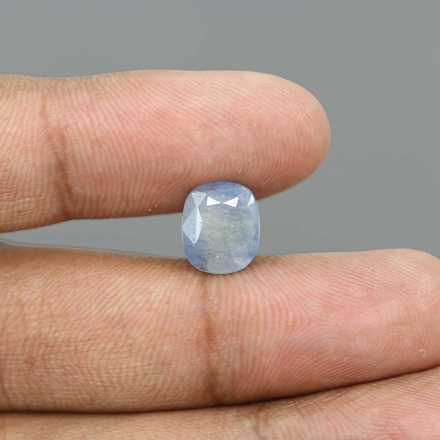 Pitambari Sapphire (Bi Colour) 5.61 Carat
