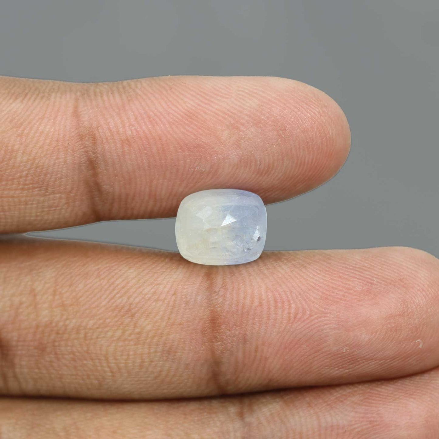 Pitambari Sapphire (Bi Colour) 7.6 Carat
