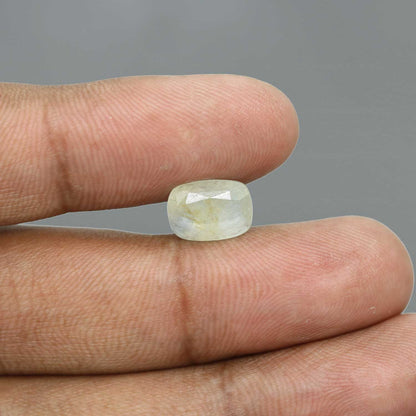 Pitambari Sapphire (Bi Colour) 4.3 Carat