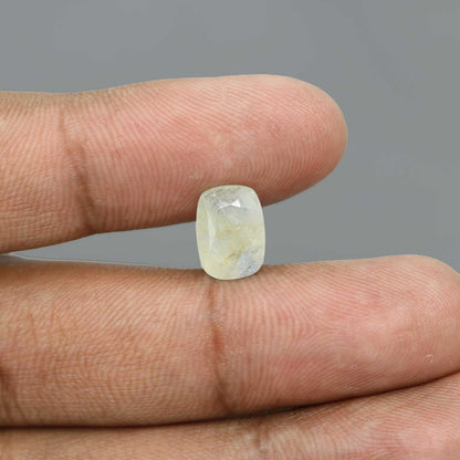 Pitambari Sapphire (Bi Colour) 4.3 Carat