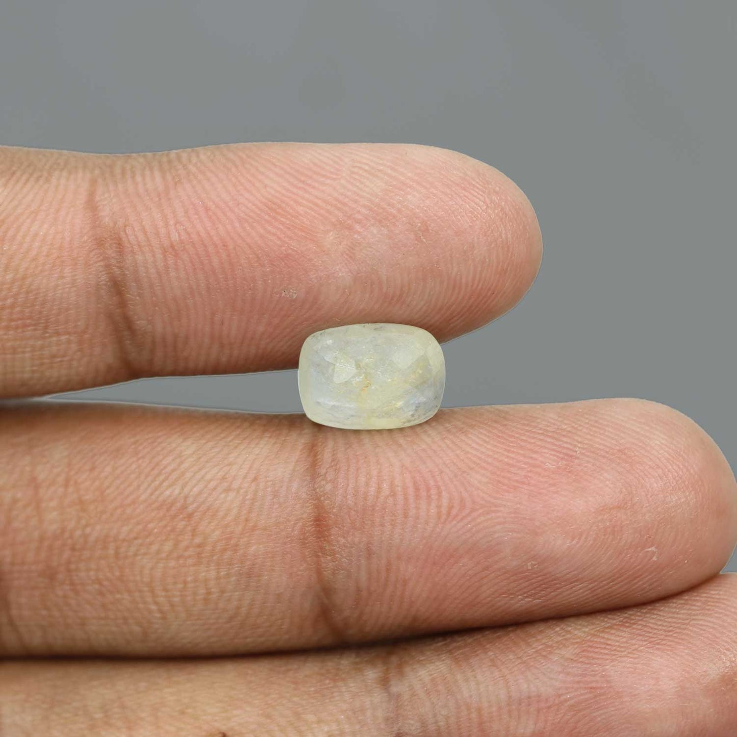 Pitambari Sapphire (Bi Colour) 4.3 Carat