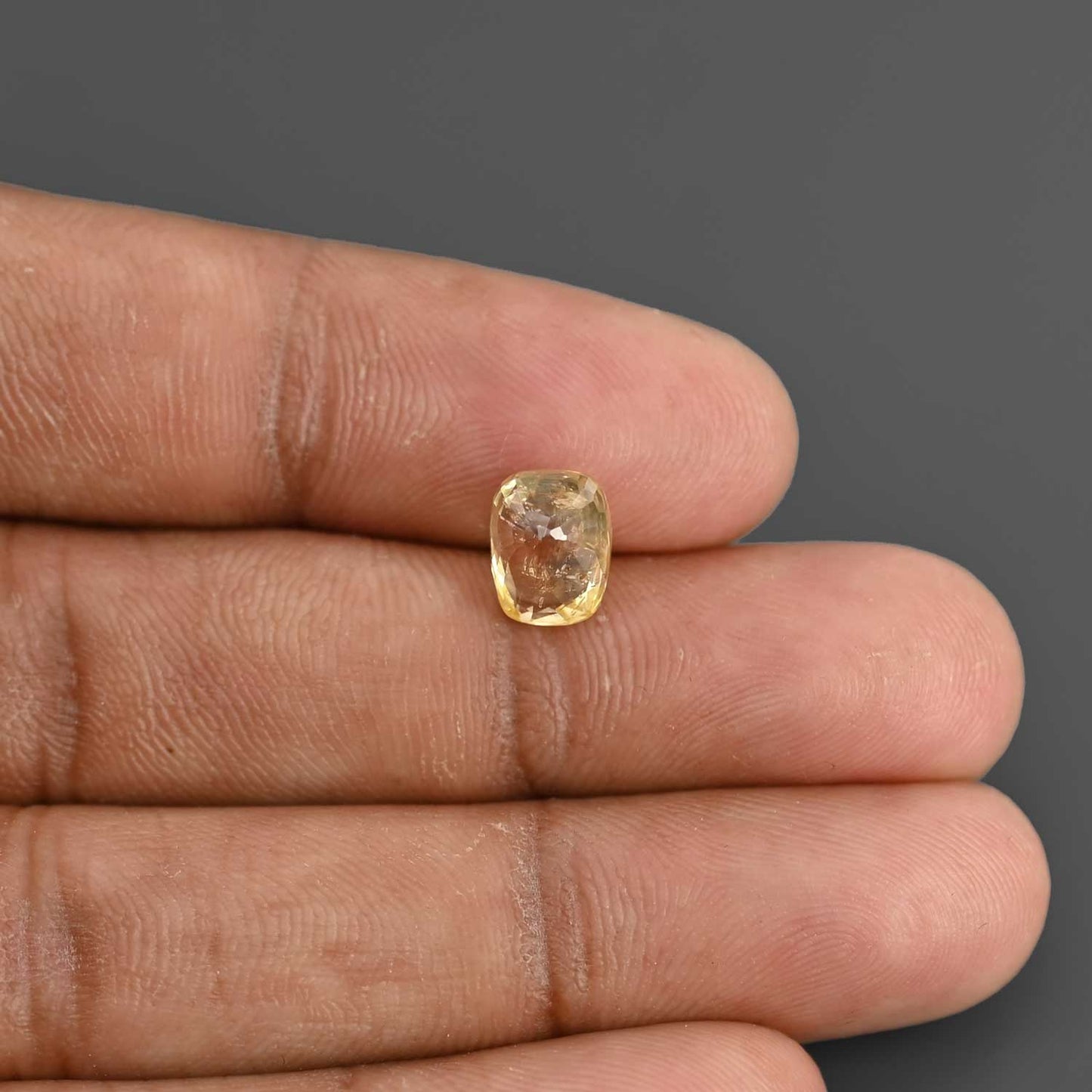 Pitambari Sapphire (Bi Colour) 3.48 Carat