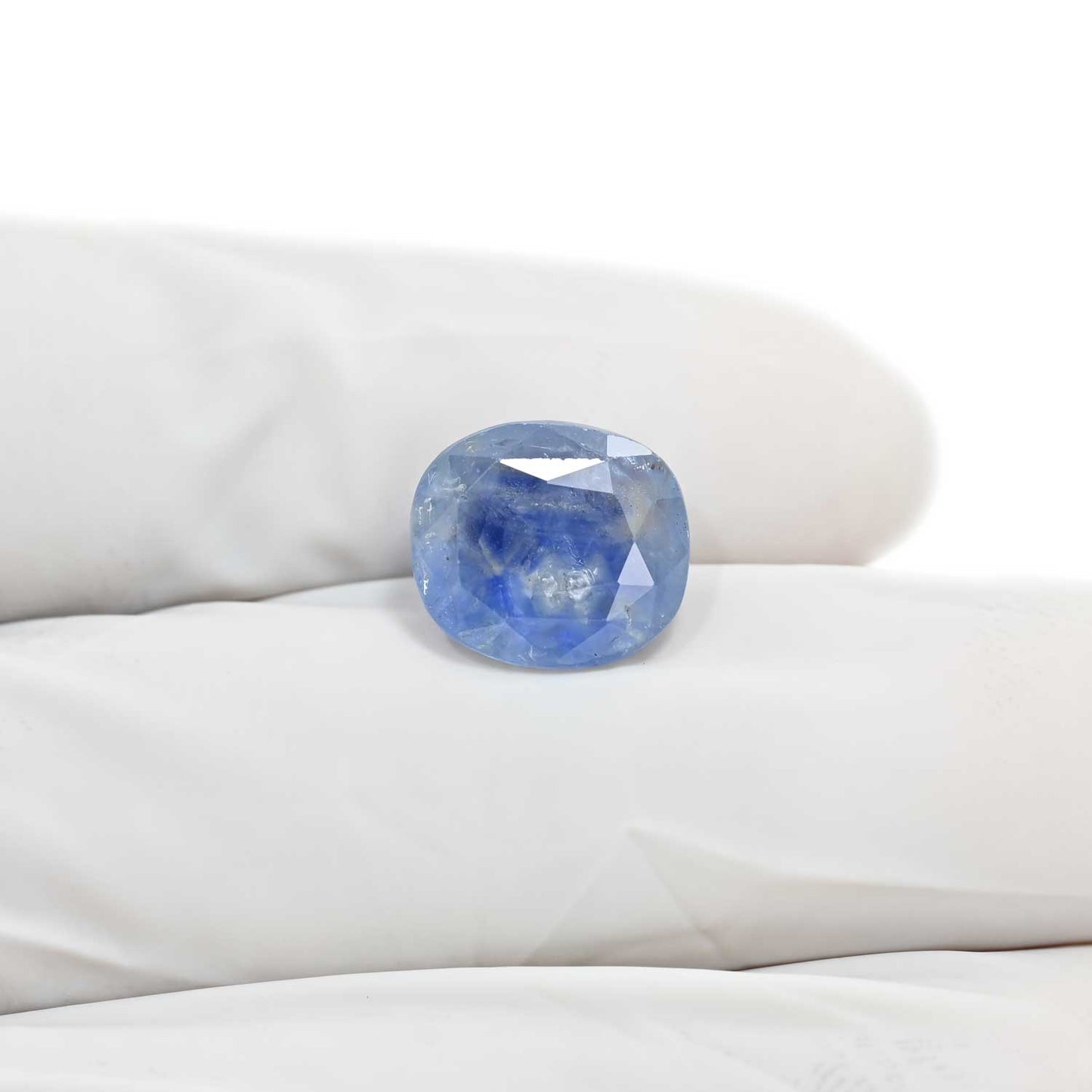 Bi-Colour Sapphire (Pitambari) 6.71 Carat