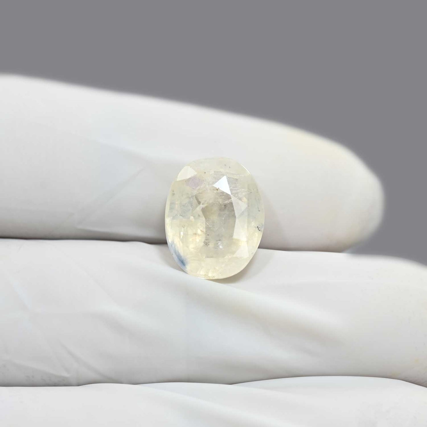 Bi-Colour Sapphire (Pitambari) 8.78 Carat