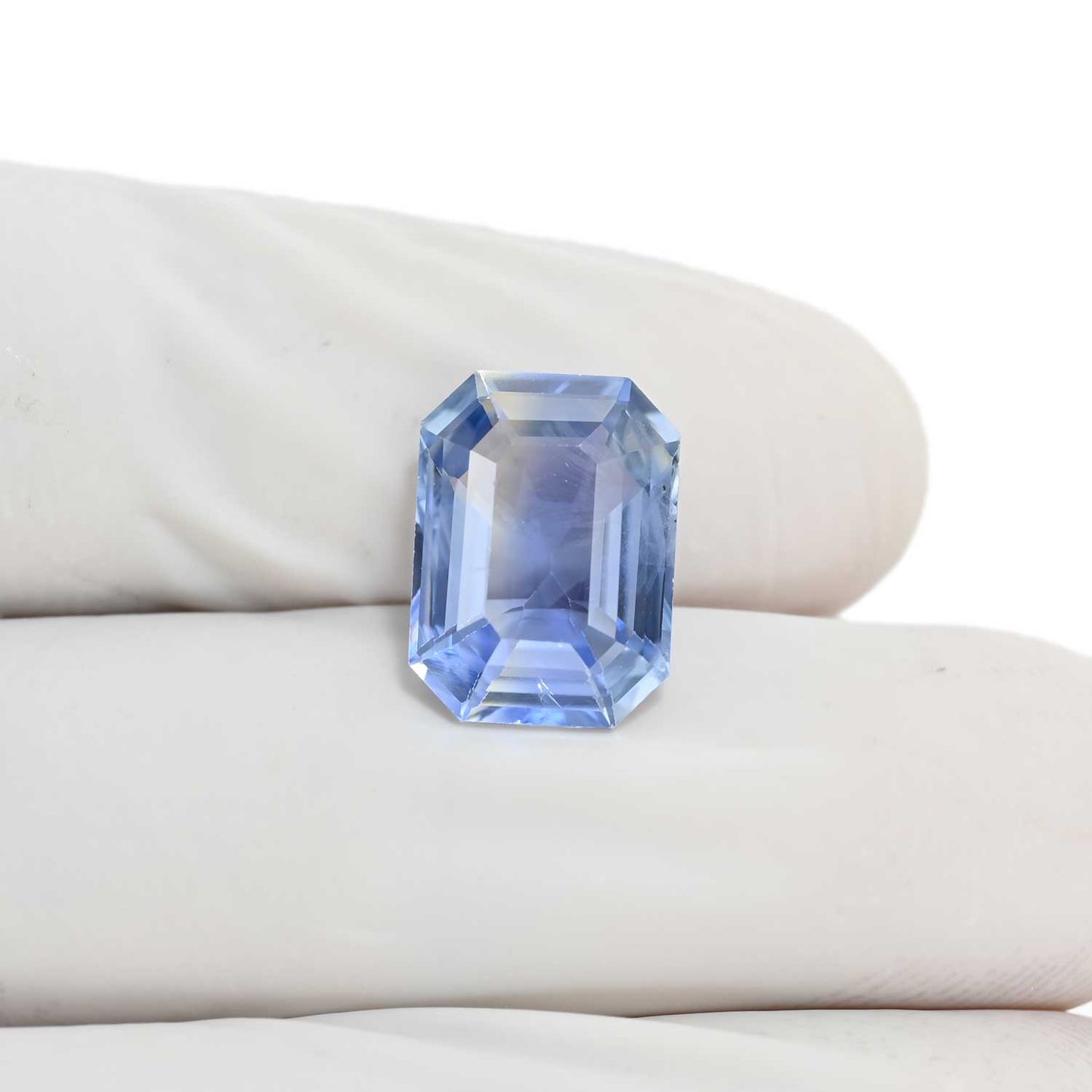 Bi-Colour Sapphire (Pitambari) 6.62 Carat