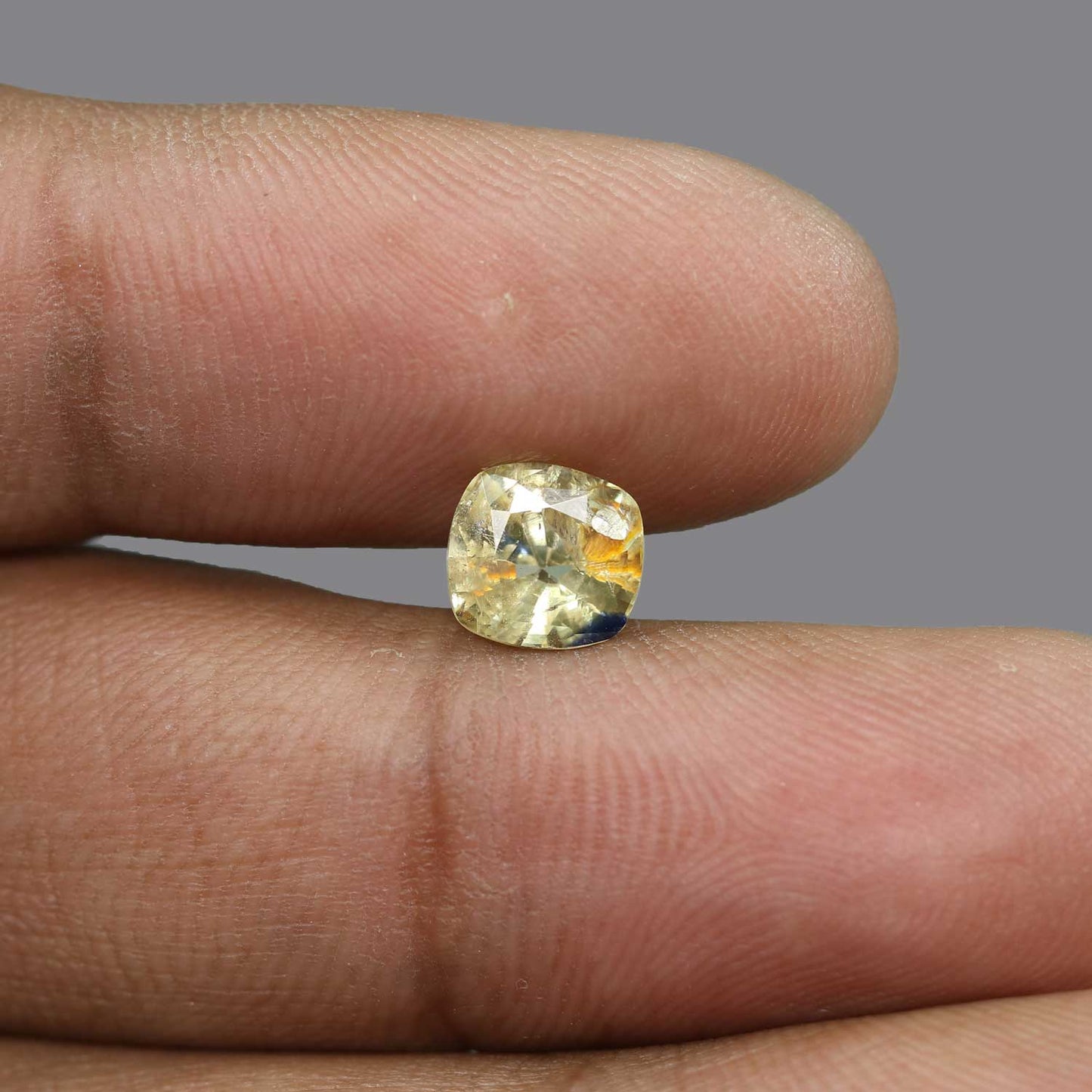 Pitambari Sapphire (Bi Colour) 2.87 Carat