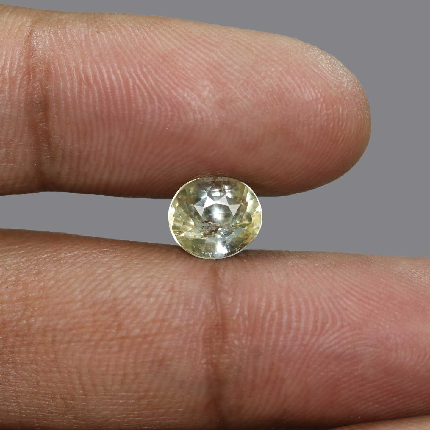 Pitambari Sapphire (Bi Colour) 4.4 Carat